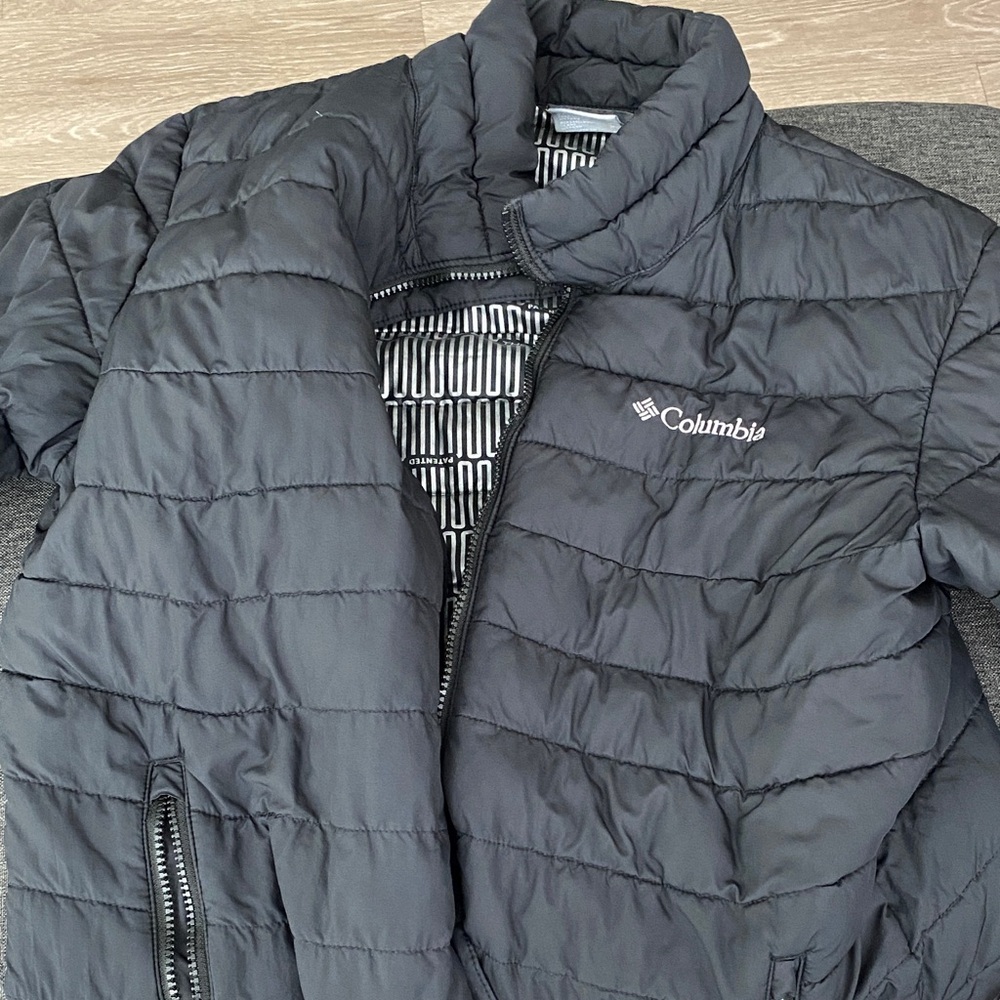 Columbia Women’s black Puffer Jacket